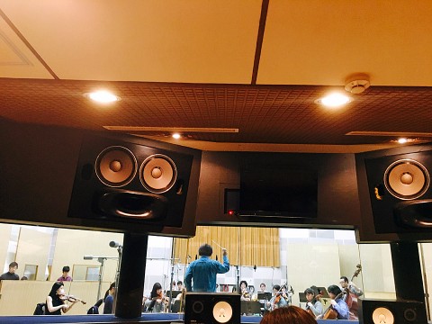 レコーディング中の様子。（撮影：羽田さん）